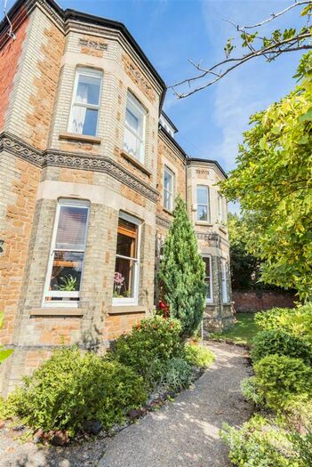 1 Bedroom Flat To Rent In Sydney Road, Guildford, GU1