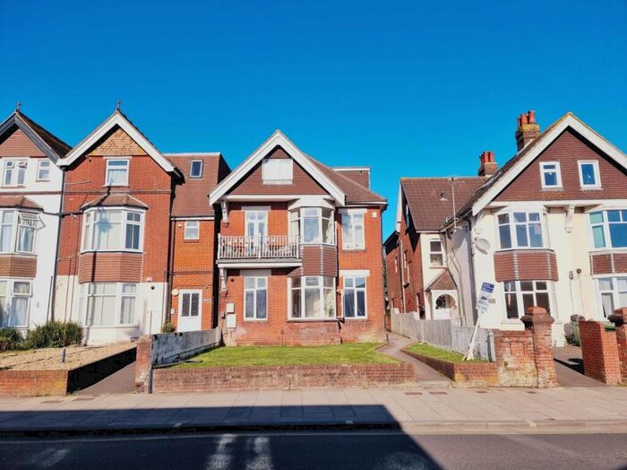 1 Bedroom Flat To Rent In West Street, Fareham, Hampshire, PO16