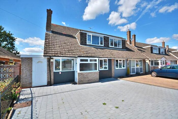 3 Bedroom Semi Detached House For Sale In Wolsey Road, Woodlands, Bilton, CV22