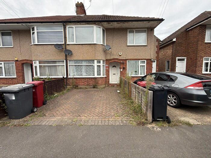 2 Bedroom Maisonette For Sale In Northcroft, Slough, SL2