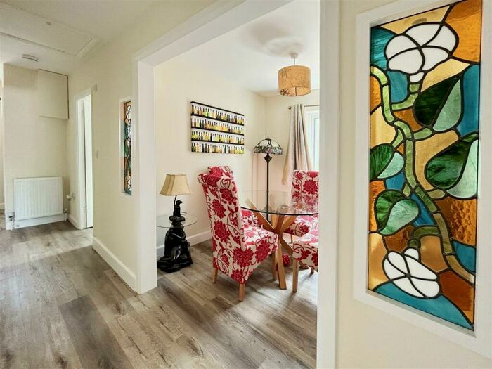 2 Bedroom Detached Bungalow For Sale In Central Avenue, Herne Bay, CT6