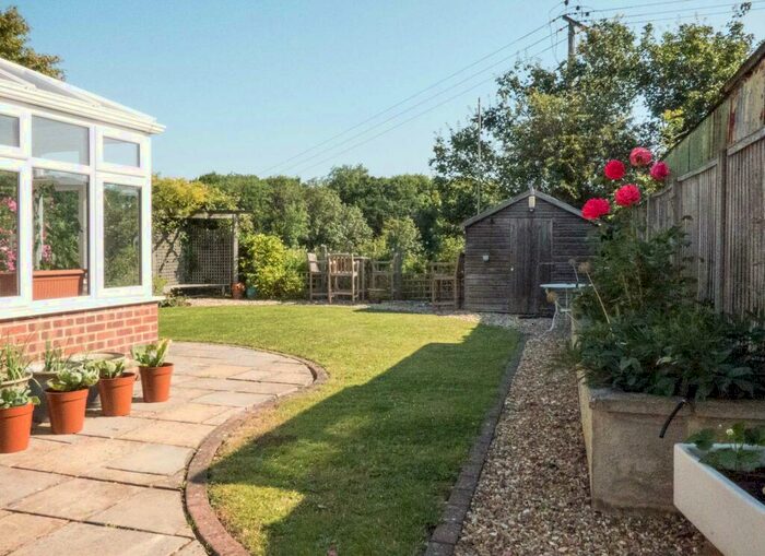 4 Bedroom Detached House For Sale In Bladon Oxfordshire, OX20