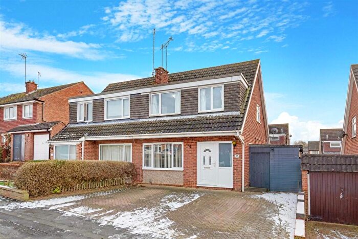 3 Bedroom Semi Detached House For Sale In Glencoe Drive, Kettering, Northamptonshire, NN15