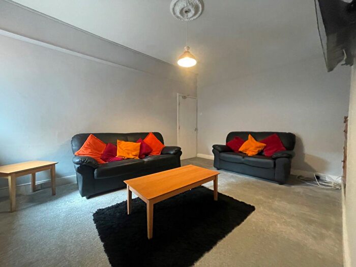 4 Bedroom Maisonette To Rent In Shortridge Terrace, Jesmond, Newcastle Upon Tyne, NE2