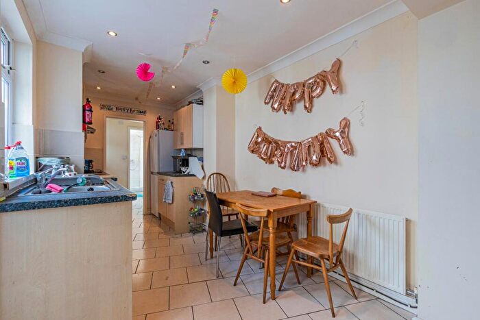 4 Bedroom Terraced House To Rent In Glenroy Street, Roath, CF24