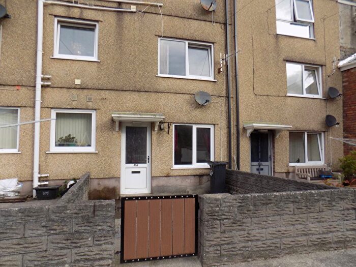 2 Bedroom Maisonette To Rent In Commercial Street, Ystalyfera, SA9