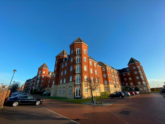 2 Bedroom Apartment To Rent In Quebec Quay, L3