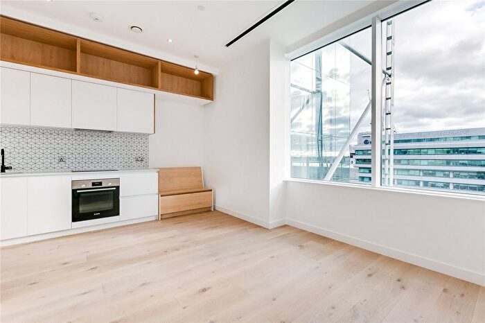 1 Bedroom Flat To Rent In Apt Parkview, Great West Road, Brentford, TW8