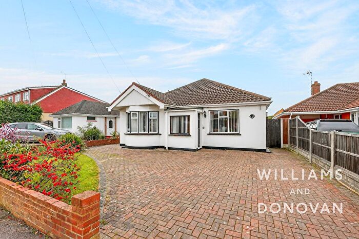 2 Bedroom Detached Bungalow For Sale In Homefields Avenue, Benfleet, SS7