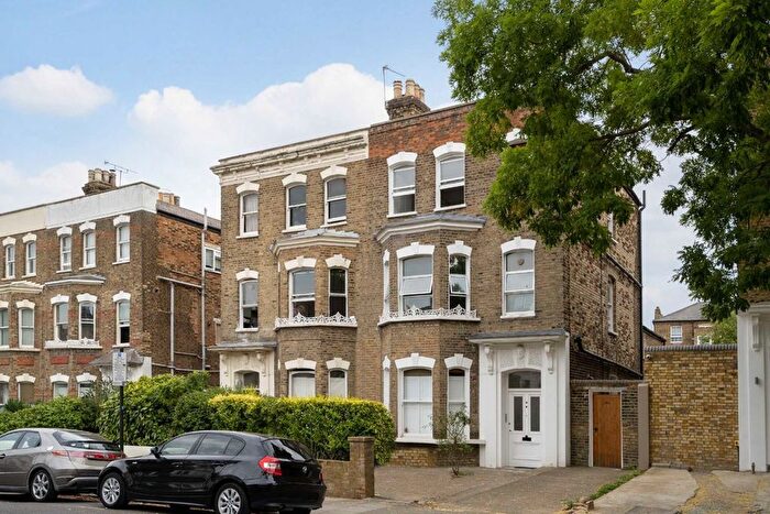 3 Bedroom Maisonette To Rent In Penn Road, Hillmarton Conservation Area, N7