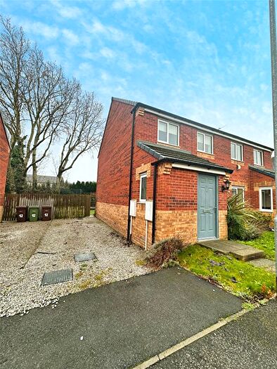 3 Bedroom Semi Detached House For Sale In Oakdale Drive, South Elmsall, Pontefract, West Yorkshire, WF9