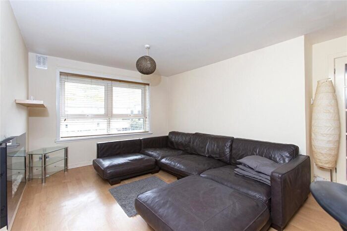 1 Bedroom Flat To Rent In Viewcraig Gardens, Edinburgh, EH8