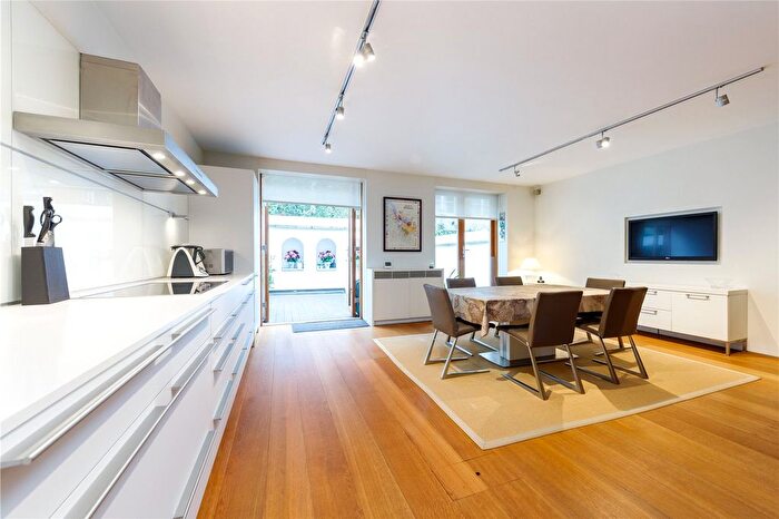 4 Bedroom Flat For Sale In Courtfield Gardens, London, SW5