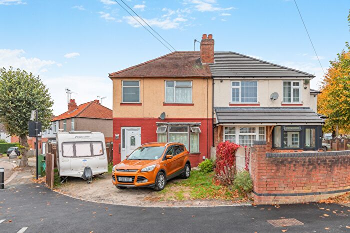 3 Bedroom Semi Detached House For Sale In Lawrence Saunders Road, Coventry, CV6
