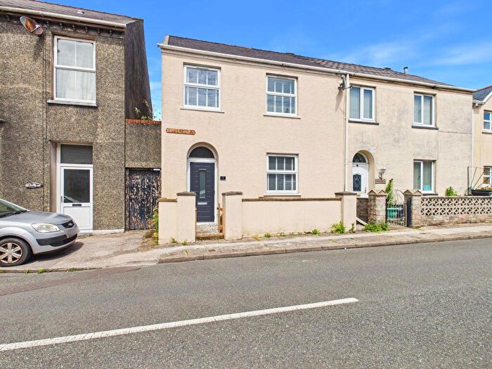 3 Bedroom Semi-Detached House For Sale In Prospect Place, Pembroke Dock, SA72