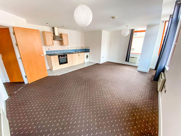 2 Bedroom Apartment To Rent In Chatsworth House, Lever Street, M1