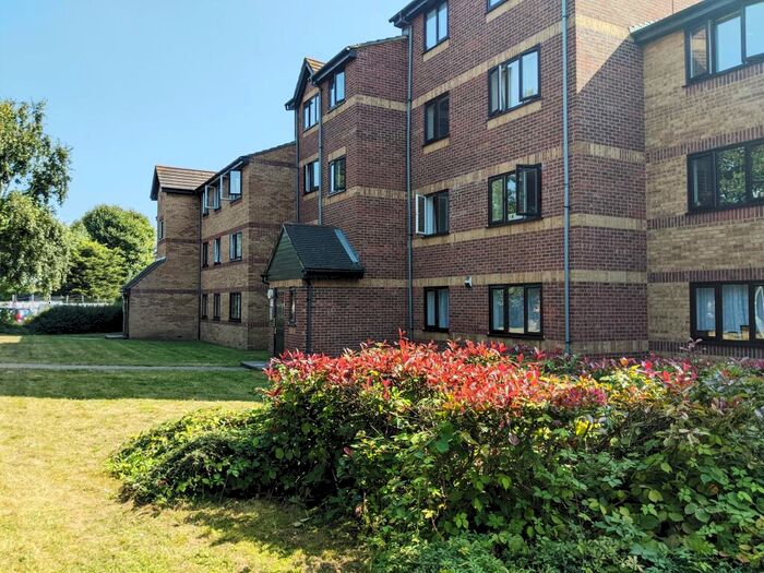 1 Bedroom Apartment To Rent In Greenslade Road Barking, IG11