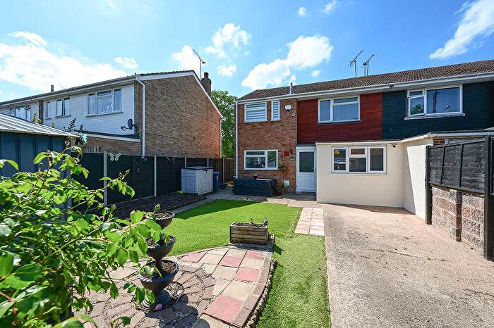 4 Bedroom Semi-Detached House For Sale In Beaulieu Gardens, Blackwater, Camberley, GU17