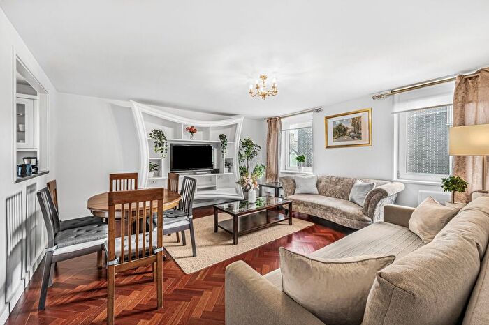 2 Bedroom Flat To Rent In Lambs Conduit Street, Holborn, WC1N