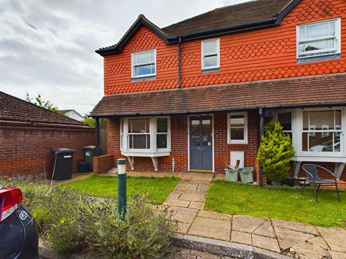 3 Bedroom Town House To Rent In Pangbourne Place, Pangbourne, RG8