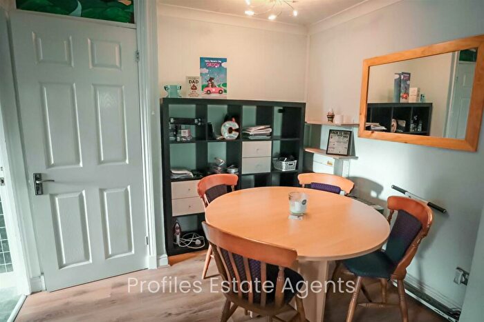 1 Bedroom Flat For Sale In Deveron Court, Hinckley, LE10