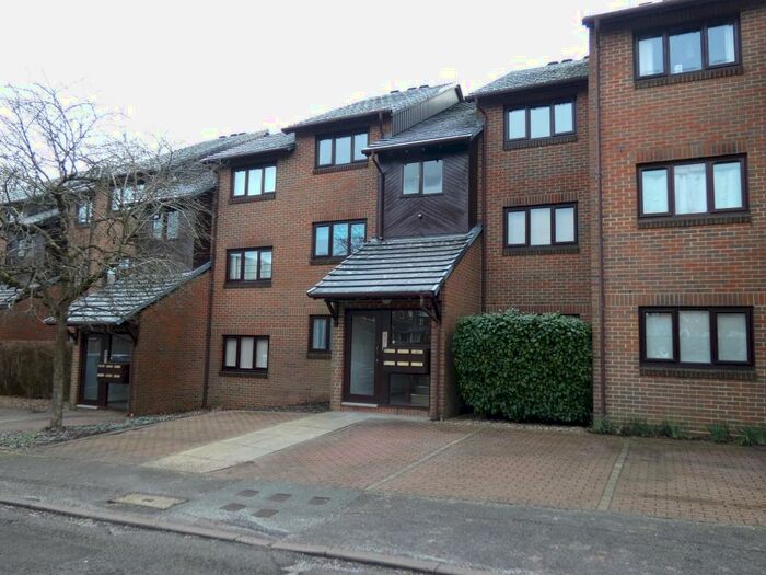 1 Bedroom Flat To Rent In Adams Way, Alton, Hampshire, GU34