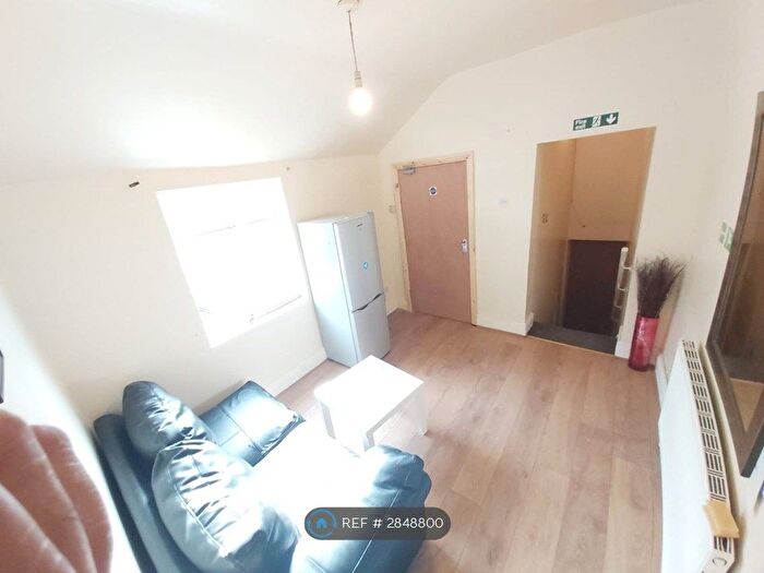 2 Bedroom Flat To Rent In Small Heath, Birmingham, B9