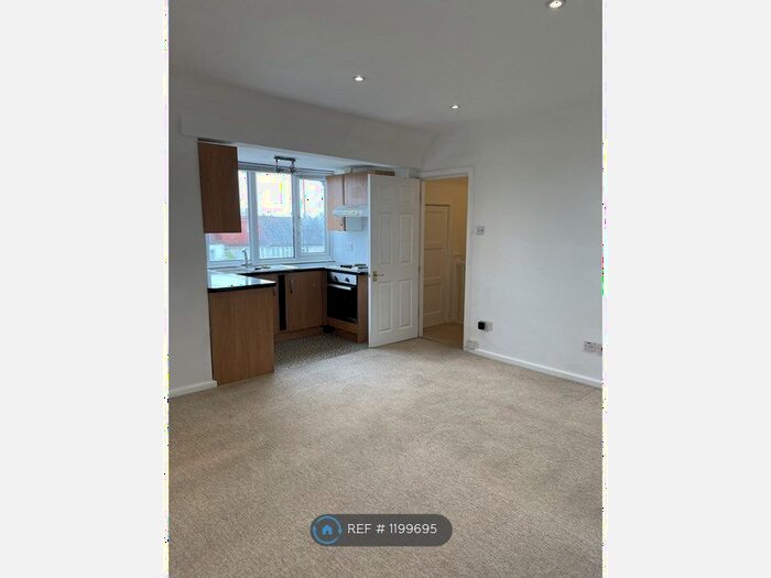 Studio To Rent In High Street, Whitton, Twickenham, TW2