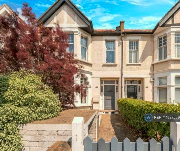 2 Bedroom Maisonette To Rent In Upper Richmond Road West, London, SW14