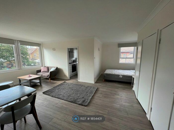 1 Bedroom Studio To Rent In Vanbrugh Court, London, SE11