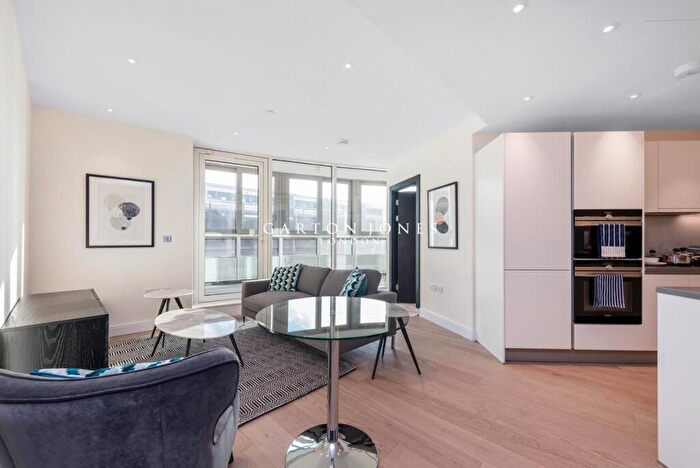 2 Bedroom Apartment For Sale In Sophora House, Queenstown Road, London, SW11