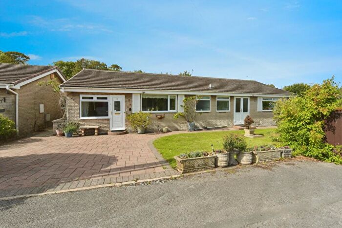 4 Bedroom Bungalow For Sale In Three Hills Close, Thrybergh, Rotherham, South Yorkshire, S65