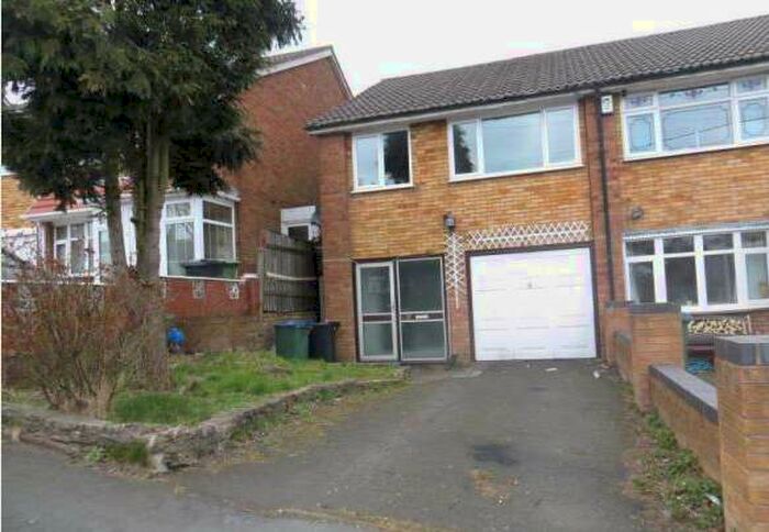 3 Bedroom Semi-Detached House To Rent In St. Johns Road, Dudley, DY2