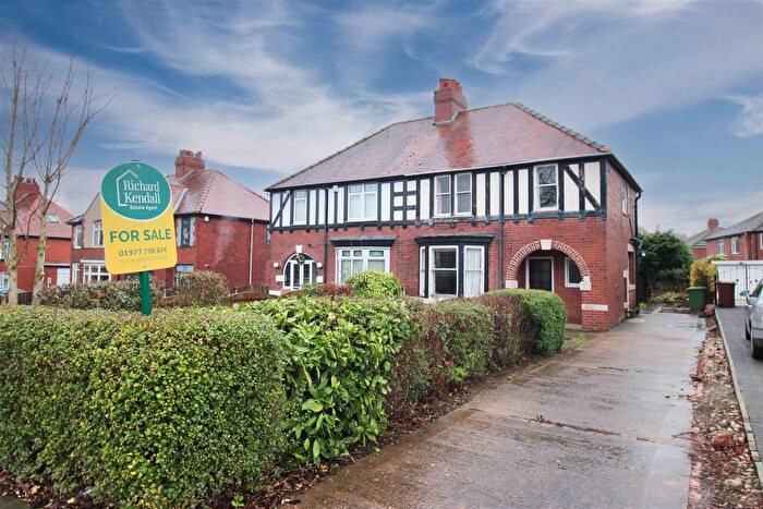 3 Bedroom Property For Sale In Park Lane, Pontefract, WF8