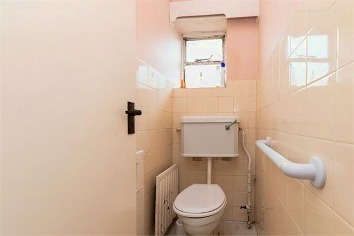 3 Bedroom Detached Bungalow For Sale In Green Lane, Bournemouth, Dorset BH10