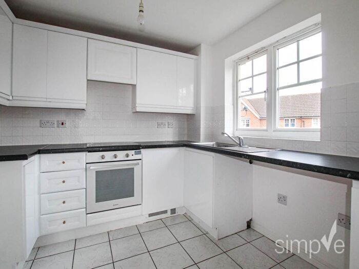 2 Bedroom Flat To Rent In Rutherford Close, Uxbridge, Middlesex, UB8