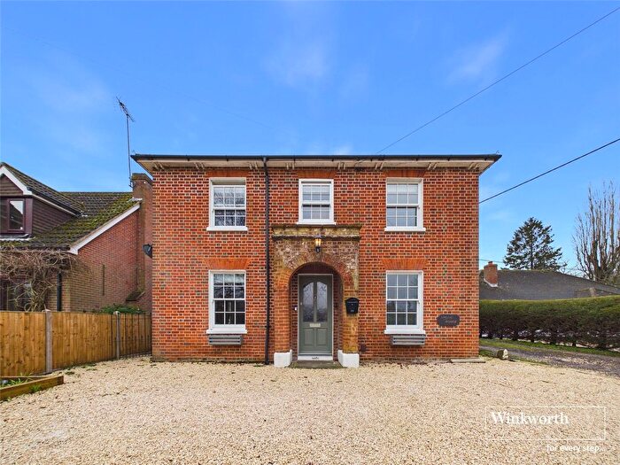 3 Bedroom Detached House For Sale In Basingstoke Road, Riseley, RG7