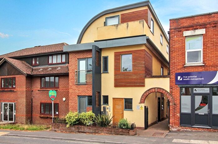 1 Bedroom Flat To Rent In Seco House, Reading Road South, Fleet, GU52