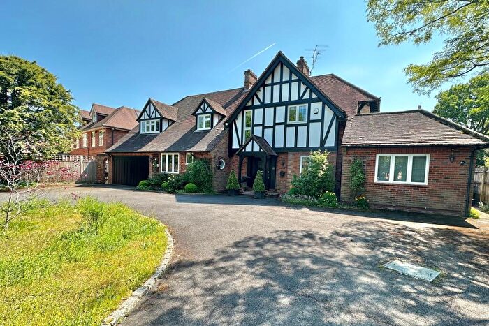 6 Bedroom Detached House For Sale In Chiltern Hills Road, Beaconsfield, HP9