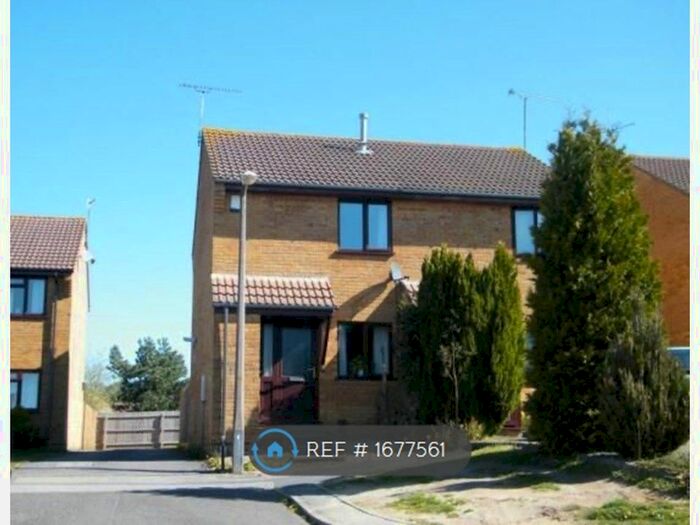 2 Bedroom Semi-Detached House To Rent In Chalbury Close, Poole, BH17