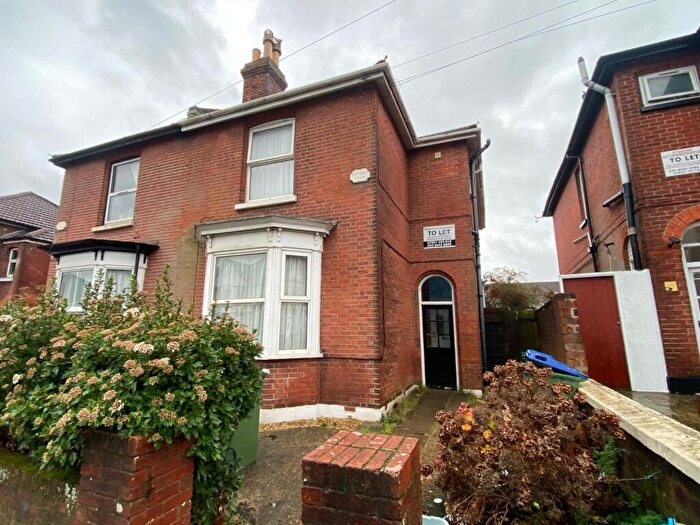 3 Bedroom Flat To Rent In Lodge Road Gold, Southampton, Hampshire, SO14