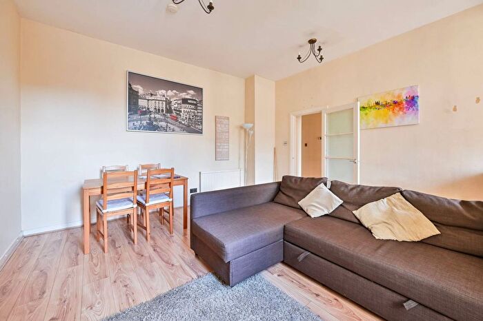 1 Bedroom Flat For Sale In Tooley Street, London Bridge, London, SE1