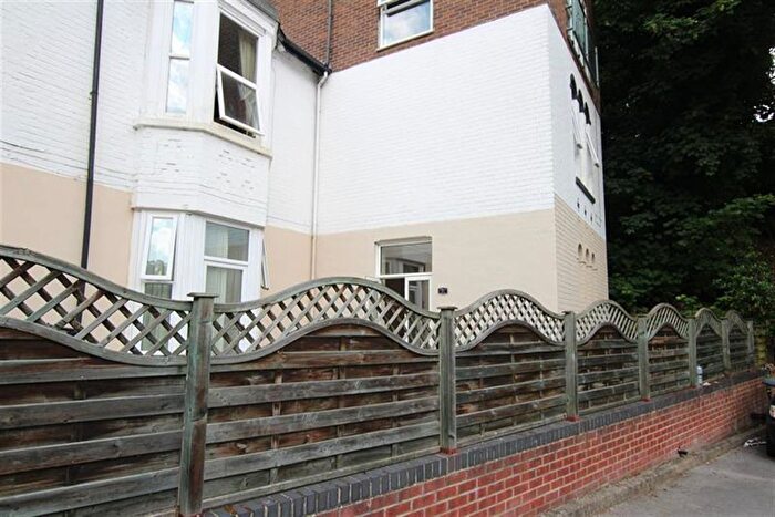 2 Bedroom Flat To Rent In , Lenton Road, NG7