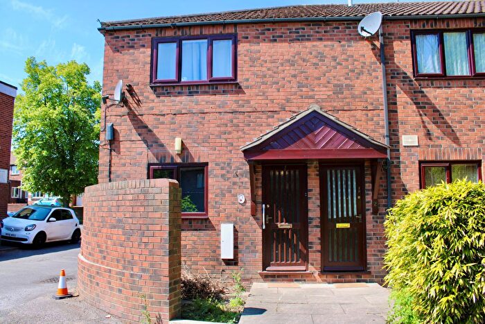 1 Bedroom Property To Rent In Matmer Court, York, YO10