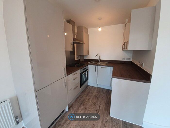 1 Bedroom Flat To Rent In St Thomas's Place, Stockport, SK1