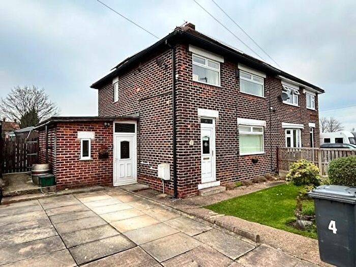 3 Bedroom Semi-Detached House For Sale In Thirlwall Avenue, Conisbrough, Doncaster, DN12