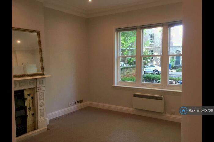 Studio To Rent In Camberwell Grove, London, SE5