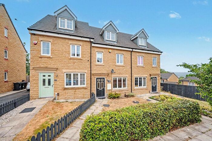 3 Bedroom Terraced House For Sale In Dobson Rise, Apperley Bridge, BD10