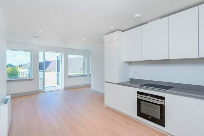 Studio To Rent In Middlesex House, Spring Villa Road, Edgware HA8