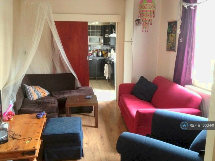 5 Bedroom End Of Terrace House To Rent In Bed Student House, Bristol, BS7